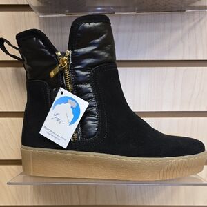 Black and Gold Women's Boots